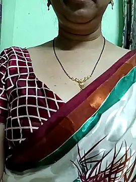 Snapshot of Rosy-B chatting on December 21, 2024, 1:04 am Rosy-B online show from December 21, 2024, 1:04 am
