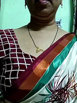Snapshot of Rosy-B chatting on December 21, 2024, 9:33 am Rosy-B online show from December 21, 2024, 9:33 am