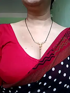 Snapshot of Rosy-B chatting on January 29, 2025, 10:05 am Rosy-B online show from January 29, 2025, 10:05 am
