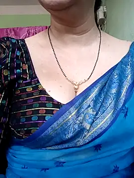 Snapshot of Rosy-B chatting on February 21, 2025, 10:07 am Rosy-B online show from February 21, 2025, 10:07 am