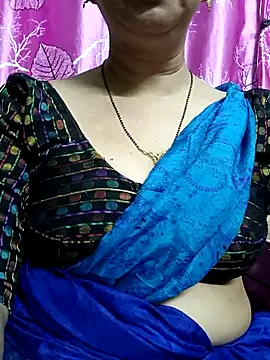 Snapshot of Rosy-B chatting on March 7, 2025, 9:48 pm Rosy-B online show from March 7, 2025, 9:48 pm