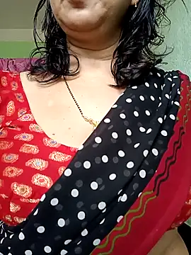 Snapshot of Rosy-B chatting on September 15, 2025, 9:42 am Rosy-B online show from September 15, 2025, 9:42 am