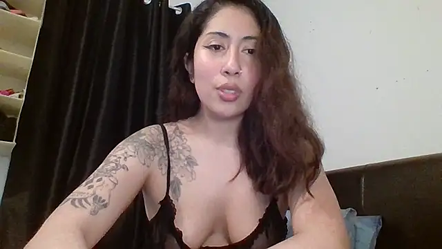 Snapshot of LorenaAnderson chatting on February 21, 2025, 9:11 pm LorenaAnderson online show from February 21, 2025, 9:11 pm