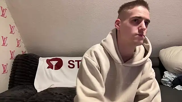 Cookieboy88 online show from February 5, 2025, 6:04 pm