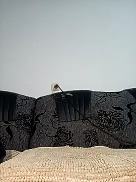 mayk18cm online show from December 19, 2024, 2:12 am