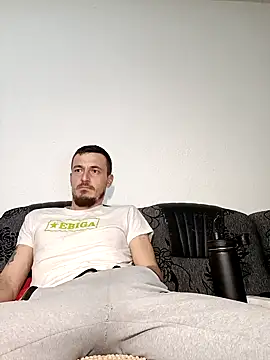 mayk18cm online show from January 31, 2025, 2:49 pm