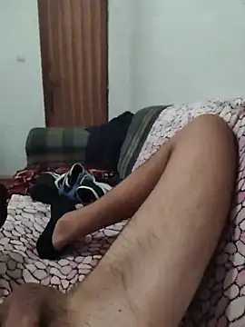 mayk18cm online show from November 1, 2025, 10:06 am