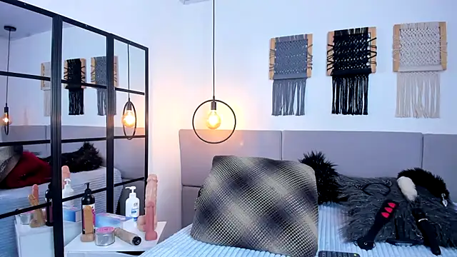 Sweet camille online show from November 12, 2025, 3:18 am