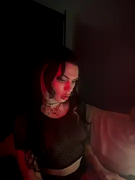 Snapshot of LinnWy69 chatting on December 20, 2025, 7:26 am LinnWy69 online show from December 20, 2025, 7:26 am