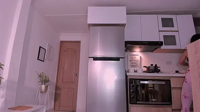 DannaHyde online show from March 11, 2025, 11:15 pm