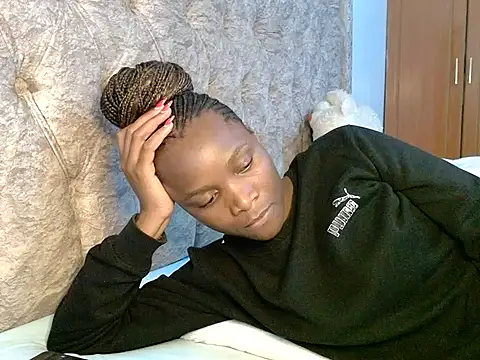 Snapshot of Naughty_Girl17 chatting on December 15, 2025, 5:23 am Naughty Girl17 online show from December 15, 2025, 5:23 am