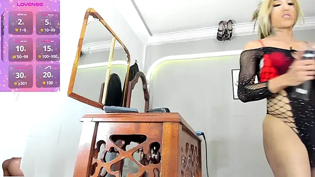 Jimena Grey online show from December 3, 2025, 8:40 pm