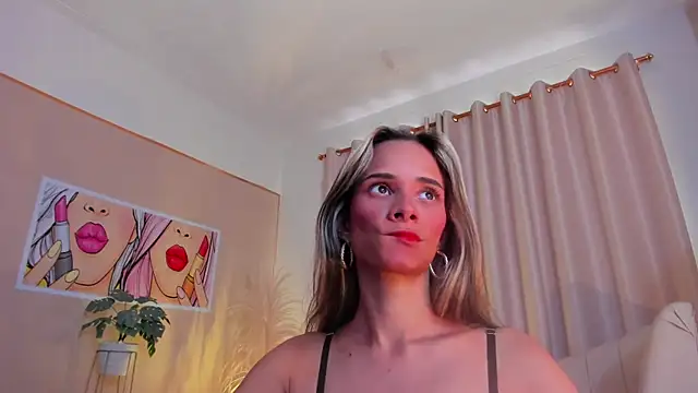 Snapshot of SkiinnyAna chatting on January 29, 2025, 7:32 pm SkiinnyAna online show from January 29, 2025, 7:32 pm