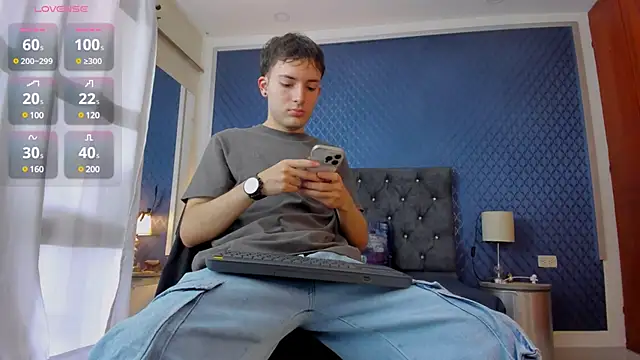 Snapshot of bower_and_colucci chatting on December 31, 2024, 2:14 pm bower and colucci online show from December 31, 2024, 2:14 pm