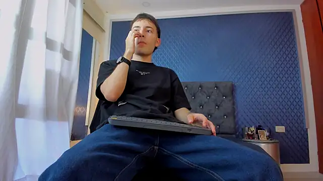 Snapshot of bower_and_colucci chatting on January 10, 2025, 12:47 pm bower and colucci online show from January 10, 2025, 12:47 pm