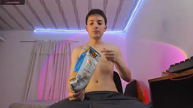 Snapshot of bower_and_colucci chatting on March 23, 2025, 12:26 am bower and colucci online show from March 23, 2025, 12:26 am