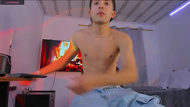 Snapshot of bower_and_colucci chatting on September 21, 2025, 12:56 am bower and colucci online show from September 21, 2025, 12:56 am