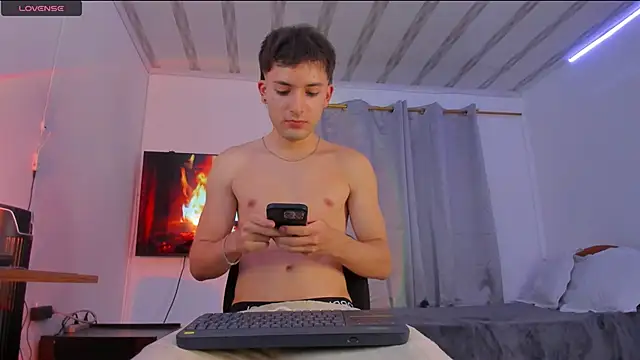 Snapshot of bower_and_colucci chatting on October 6, 2025, 3:04 am bower and colucci online show from October 6, 2025, 3:04 am