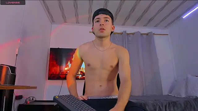 Snapshot of bower_and_colucci chatting on October 21, 2025, 11:49 pm bower and colucci online show from October 21, 2025, 11:49 pm