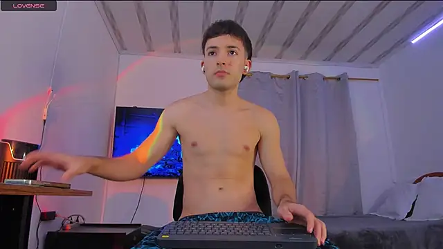 Snapshot of bower_and_colucci chatting on November 3, 2025, 1:19 am bower and colucci online show from November 3, 2025, 1:19 am