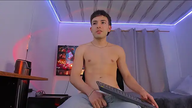 Snapshot of bower_and_colucci chatting on December 4, 2025, 11:35 pm bower and colucci online show from December 4, 2025, 11:35 pm