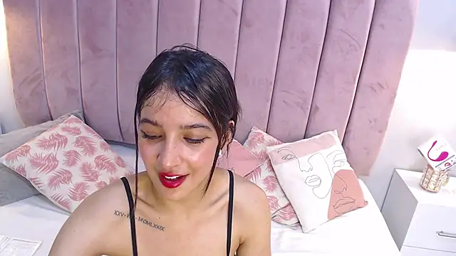 Snapshot of LeenaBrown chatting on January 30, 2025, 6:54 pm LeenaBrown online show from January 30, 2025, 6:54 pm