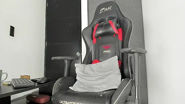 Snapshot of sergiio_mesa27 chatting on November 10, 2025, 2:49 pm sergiio mesa27 online show from November 10, 2025, 2:49 pm