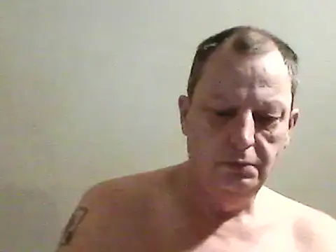 Snapshot of chubbybear2cum chatting on January 6, 2025, 10:37 pm chubbybear2cum online show from January 6, 2025, 10:37 pm