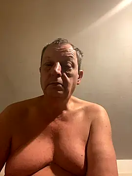 Snapshot of chubbybear2cum chatting on October 6, 2025, 7:06 am chubbybear2cum online show from October 6, 2025, 7:06 am