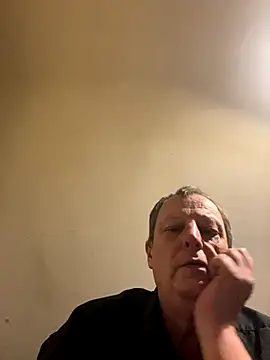 Snapshot of chubbybear2cum chatting on November 15, 2025, 5:38 am chubbybear2cum online show from November 15, 2025, 5:38 am