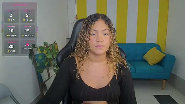 Snapshot of Cristal_War chatting on September 22, 2025, 11:18 pm Cristal War online show from September 22, 2025, 11:18 pm