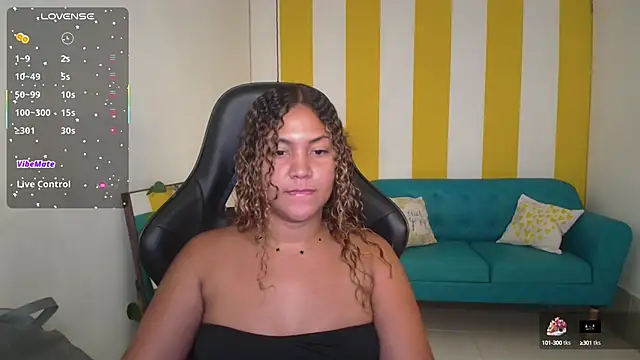 Snapshot of Cristal_War chatting on October 3, 2025, 11:46 pm Cristal War online show from October 3, 2025, 11:46 pm