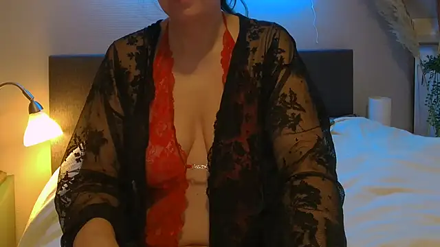 Snapshot of Ella_Next_Door chatting on February 10, 2025, 7:36 am Ella Next Door online show from February 10, 2025, 7:36 am