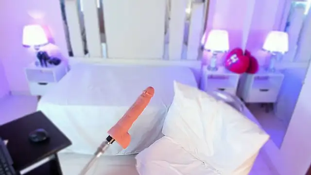 Snapshot of Miliaangeles chatting on November 3, 2025, 12:06 pm Miliaangeles online show from November 3, 2025, 12:06 pm