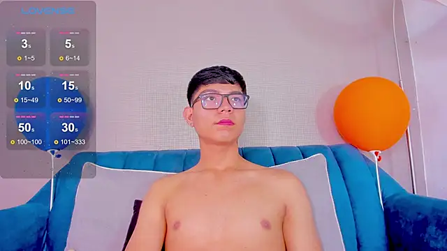 Snapshot of CodyTwink chatting on January 22, 2025, 2:14 pm CodyTwink online show from January 22, 2025, 2:14 pm