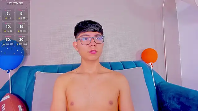 Snapshot of CodyTwink chatting on February 21, 2025, 1:11 pm CodyTwink online show from February 21, 2025, 1:11 pm
