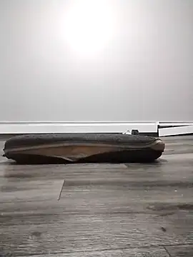 Snapshot of AllLeggs chatting on March 5, 2025, 7:16 am AllLeggs online show from March 5, 2025, 7:16 am