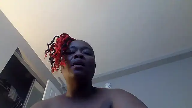 Snapshot of AllLeggs chatting on March 18, 2025, 5:42 pm AllLeggs online show from March 18, 2025, 5:42 pm