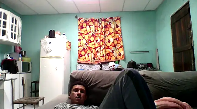 Snapshot of Bahia555 chatting on January 13, 2025, 10:35 pm Bahia555 online show from January 13, 2025, 10:35 pm