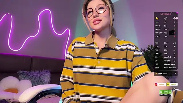 ellie miu online show from December 20, 2024, 9:06 pm