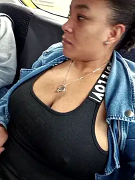 Selket11 online show from November 30, 2025, 3:27 pm