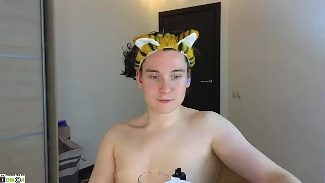 MoreRealAlex online show from February 11, 2025, 4:33 am