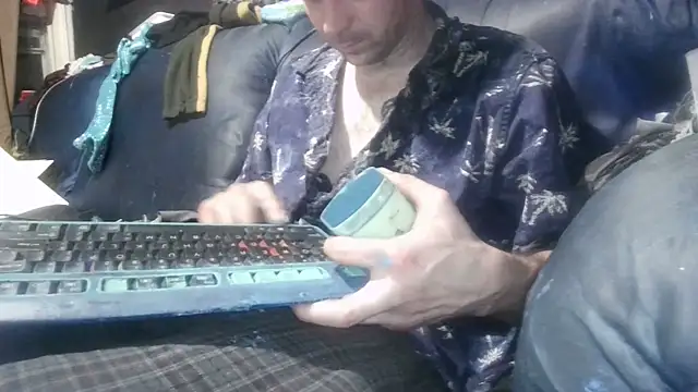 Snapshot of robeaulieu02 chatting on January 27, 2025, 6:09 am robeaulieu02 online show from January 27, 2025, 6:09 am