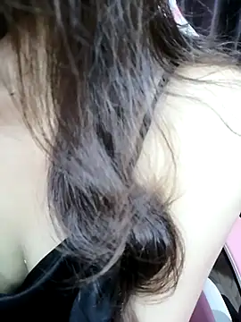 Snapshot of _Linez_ chatting on December 4, 2024, 4:16 pm  Linez  online show from December 4, 2024, 4:16 pm