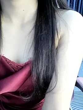 Snapshot of _Linez_ chatting on September 23, 2025, 4:43 pm  Linez  online show from September 23, 2025, 4:43 pm