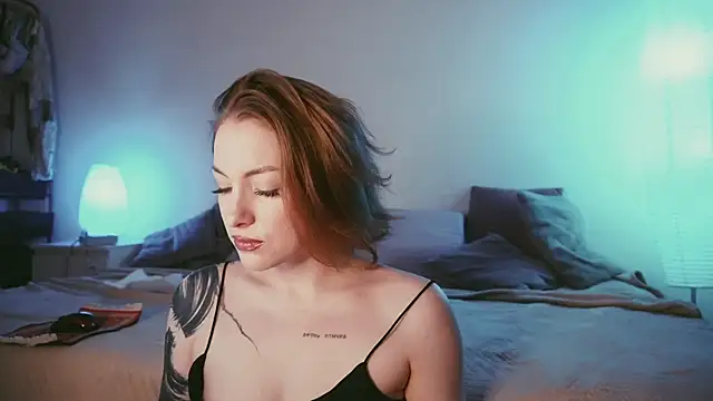 Snapshot of kris69kiss chatting on October 20, 2025, 2:06 pm kris69kiss online show from October 20, 2025, 2:06 pm