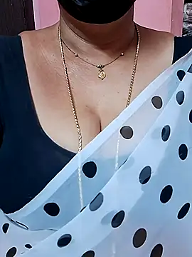 ananya956 online show from November 28, 2025, 10:40 am