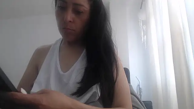 naughthyany16 online show from March 6, 2025, 3:13 pm