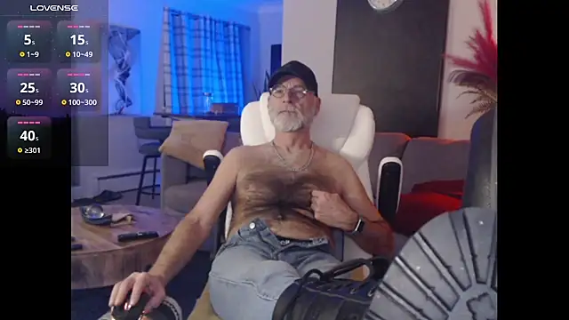 Snapshot of Towndude123 chatting on January 12, 2025, 7:00 am Towndude123 online show from January 12, 2025, 7:00 am