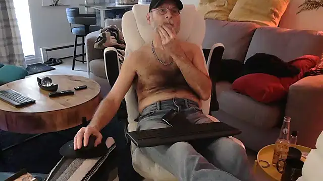 Snapshot of Towndude123 chatting on February 5, 2025, 8:57 pm Towndude123 online show from February 5, 2025, 8:57 pm